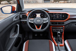 Volkswagen T-Cross 1.0 TSI 85 kW (116 CV) Sport Todo terreno Naranja Calatea metalizado Interior Salpicadero 5 puertas