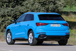 Audi Q3 35 TFSI S tronic S line (con S line interior) Todo terreno Azul Turbo Exterior Lateral-Posterior 5 puertas