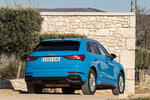 Audi Q3 35 TFSI S tronic S line (con S line interior) Todo terreno Azul Turbo Exterior Posterior-Lateral 5 puertas