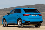 Audi Q3 35 TFSI S tronic S line (con S line interior) Todo terreno Azul Turbo Exterior Lateral-Posterior 5 puertas