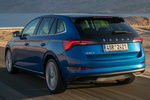 Skoda Scala 1.5 TSI 110 kW (150 CV) Gama Scala (2019) Turismo Azul Race Metalizado Exterior Posterior-Lateral 5 puertas