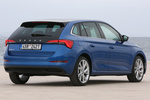 Skoda Scala 1.5 TSI 110 kW (150 CV) Gama Scala (2019) Turismo Azul Race Metalizado Exterior Posterior-Lateral 5 puertas