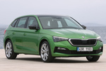 Skoda Scala Gama Scala (2019) Gama Scala (2019) Turismo Verde Rally Metalizado Exterior Frontal-Lateral 5 puertas