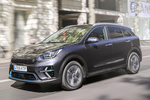 KIA Niro 100 kW (136 CV) bater&iacute;a 39 kWh e-Niro Emotion paquete Luxury Todo terreno Platinum Graphite Exterior Lateral-Frontal 5 puertas