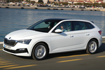 Skoda Scala 1.0 TSI 85 kW (115 CV) Style Turismo Blanco Luna Metalizado Exterior Lateral 5 puertas