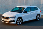 Skoda Scala 1.0 TSI 85 kW (115 CV) Style Turismo Blanco Luna Metalizado Exterior Frontal-Lateral-Cenital 5 puertas