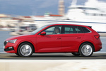 Skoda Scala 1.0 TSI 85 kW (115 CV) Style Turismo Rojo Velvet Metalizado Exterior Lateral 5 puertas