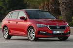 Skoda Scala 1.0 TSI 85 kW (115 CV) Style Turismo Rojo Velvet Metalizado Exterior Frontal-Lateral 5 puertas
