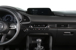 Mazda Mazda3 5p SKYACTIV-G 2.0 90 kW (122 CV) 5p Zenith con Pack Black y Pack Cuero Turismo Interior Consola Central 5 puertas