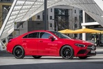 Mercedes-Benz CLA 250 4MATIC 7G-DCT Coup&eacute; AMG Line Coup&eacute; Turismo Rojo Jupiter Exterior Lateral-Frontal 4 puertas