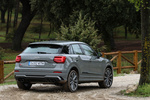 Audi Q2 SQ2 TFSI quattro S tronic SQ2 Todo terreno Gris Quantum Exterior Posterior-Lateral 5 puertas
