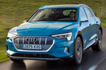 Audi e-tron 55 quattro Edition One Todo terreno Antigua Blue Exterior Frontal-Lateral 5 puertas