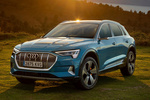 Audi e-tron 55 quattro Edition One Todo terreno Antigua Blue Exterior Frontal-Lateral 5 puertas