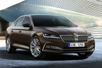 Skoda Superb Gama Superb Laurin&Klement Turismo Magnetic Brown Exterior Frontal-Lateral 5 puertas