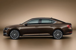 Skoda Superb Gama Superb Laurin&Klement Turismo Magnetic Brown Exterior Lateral 5 puertas