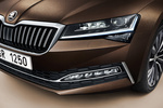 Skoda Superb Gama Superb Laurin&Klement Turismo Magnetic Brown Exterior Faro 5 puertas