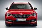 Skoda Superb Sportline Turismo familiar Rojo Velvet Metalizado Exterior Frontal 5 puertas