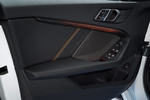 BMW Serie 1 118i Sportline Turismo Interior Puerta 5 puertas