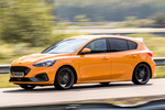 Ford Focus  5p ST 2.3 EcoBoost 206 kW (280 CV)  5p ST Turismo Naranja Fuego Exterior Lateral 5 puertas