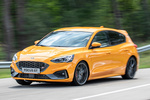 Ford Focus  5p ST 2.3 EcoBoost 206 kW (280 CV)  5p ST Turismo Naranja Fuego Exterior Frontal-Lateral 5 puertas