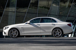 Mercedes-Benz Clase E E 300 de Berlina Gama Clase E Turismo Exterior Lateral 4 puertas