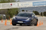 Tesla Model 3 AWD Bater&iacute;a de gran autonom&iacute;a Maniobra de esquiva (moose test) y eslalon (mayo 2019) Turismo Azul oscuro metalizado Exterior Maniobra de Esquiva 4 puertas