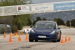 Tesla Model 3 AWD Bater&iacute;a de gran autonom&iacute;a Maniobra de esquiva (moose test) y eslalon (mayo 2019) Turismo Azul oscuro metalizado Exterior Maniobra de Esquiva 4 puertas
