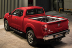 Nissan NP300 Navara King Club 2.3 dCi 160 CV Gama Navara Pick up Rojo s&oacute;lido Exterior Frontal-Lateral-Cenital 4 puertas