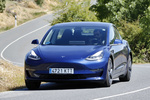 Tesla Model 3 AWD Bater&iacute;a de gran autonom&iacute;a Sesi&oacute;n fotogr&aacute;fica (junio 2019) Turismo Azul oscuro metalizado Exterior Frontal-Lateral 4 puertas