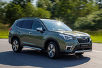 Subaru Forester 2.0i Hybrid 150 CV Gama Forester Todo terreno Jasper Green Metallic Exterior Lateral-Frontal 5 puertas