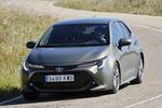Toyota Corolla hybrid 125H Feel! Turismo Bronce Oliva Exterior Frontal-Lateral 5 puertas