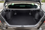 Toyota Camry 220H Luxury Turismo Interior Maletero 4 puertas