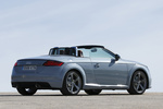 Audi TT TT Roadster 45 TFSI quattro S tronic 7 vel. Roadster 20 years Descapotable Gris Flecha Perla Exterior Posterior-Lateral 2 puertas