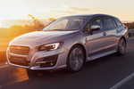 Subaru Levorg 2.0i 150 CV Gama 2019 Turismo familiar Ice Silver Metallic Exterior Frontal-Lateral 5 puertas