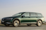 Volkswagen Passat Alltrack 2.0 TDI 176 kW (240CV) 4Motion DSG 7 vel. Alltrack Turismo familiar Exterior Frontal-Lateral 5 puertas