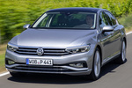 Volkswagen Passat 2.0 TSI 140 kW (190 CV) DSG 7 vel. Gama Passat Turismo Plata R&eacute;flex Metalizado Exterior Frontal-Lateral 4 puertas