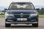 Skoda Superb Scout Combi Scout Turismo familiar Azul Lava Metalizado Exterior Frontal 5 puertas