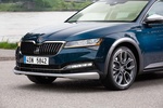 Skoda Superb Scout Combi Scout Turismo familiar Azul Lava Metalizado Exterior Frontal 5 puertas
