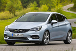 Opel Astra Gama Astra Gama Astra 5p Turismo Plata Magnetic Exterior Frontal-Lateral 5 puertas