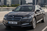 Skoda Superb Gama Superb Laurin&Klement Turismo Exterior Frontal-Lateral 5 puertas