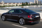 Skoda Superb Gama Superb Laurin&Klement Turismo Exterior Lateral-Posterior 5 puertas