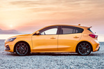 Ford Focus  5p ST 2.3 EcoBoost 206 kW (280 CV)  5p ST Turismo Naranja Fuego Exterior Lateral 5 puertas