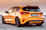 Ford Focus  5p ST 2.3 EcoBoost 206 kW (280 CV)  5p ST Turismo Naranja Fuego Exterior Lateral-Posterior 5 puertas