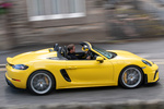 Porsche 718 718 Spyder 718 Spyder Descapotable Amarillo Racing Exterior Cenital-Lateral 2 puertas