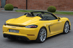Porsche 718 718 Spyder 718 Spyder Descapotable Amarillo Racing Exterior Cenital-Posterior-Lateral 2 puertas