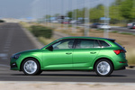 Skoda Scala 1.0 TSI 85 kW (115 CV) Style Style Pack Lanzamiento Turismo Verde Rally Metalizado Exterior Lateral 5 puertas