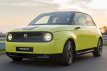 Honda e 113 kW (154 CV) (2019) Honda e Prototype Turismo Amarillo Energ&eacute;tico Metalizado Exterior Frontal-Lateral 5 puertas