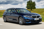 BMW Serie 3 330d xDrive Touring Touring M Sport Turismo familiar Azul Tansanit II Exterior Lateral-Frontal 5 puertas