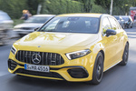 Mercedes-Benz Clase A AMG 45 S 4MATIC+ AMG 45 S 4MATIC+  paquete Night AMG Turismo Amarillo Solar Exterior Frontal-Lateral 5 puertas