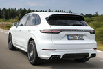 Porsche Cayenne Cayenne Turbo S E-Hybrid Cayenne Turbo S E-Hybrid Todo terreno Blanco Carrara Exterior Lateral-Posterior 5 puertas